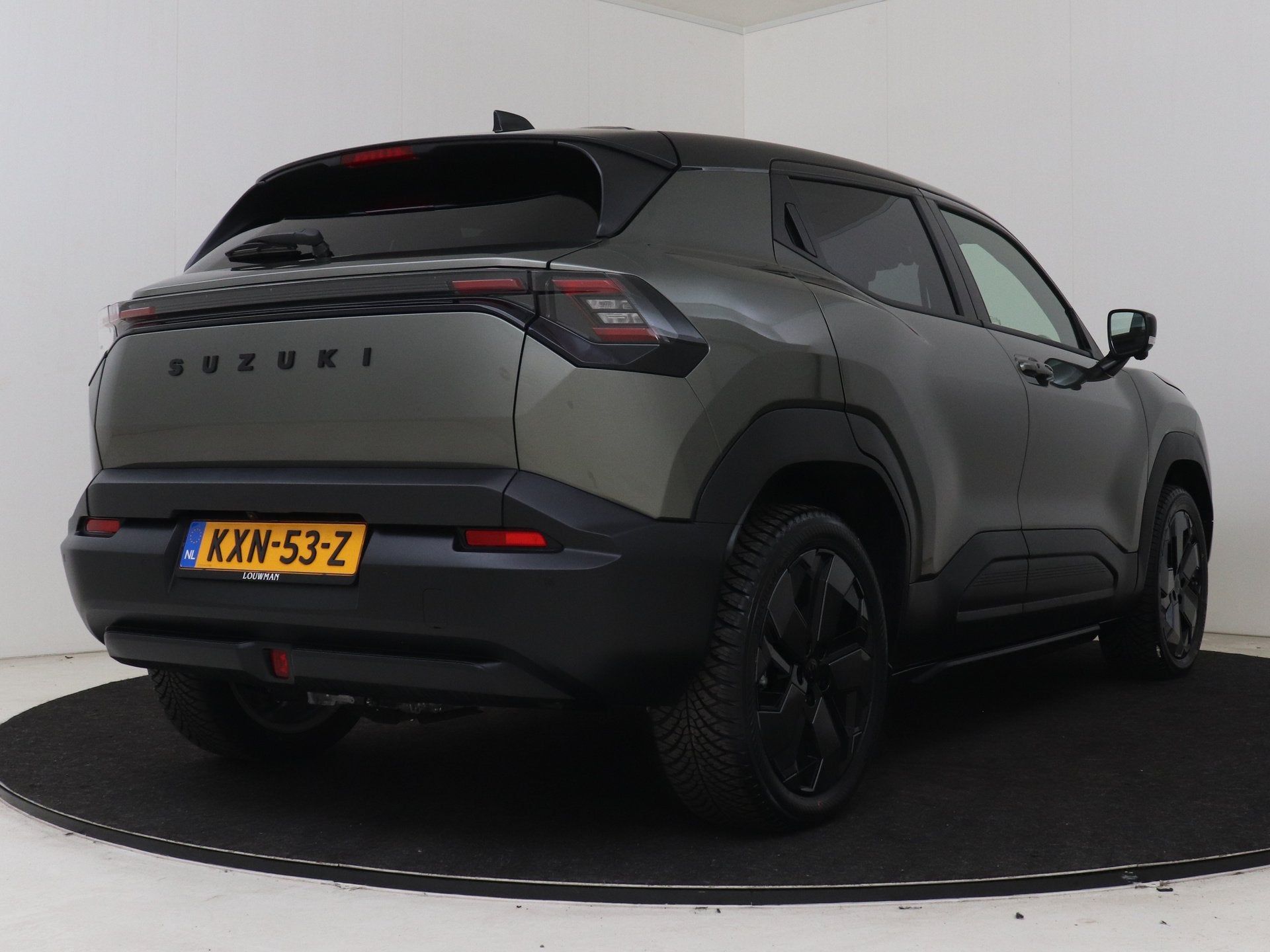 Suzuki e Vitara Style Allgrip-e 61 kWh | Black Rhino Pack |, Auto's, Automaat, 12 maanden, Origineel Nederlands, 184 pk