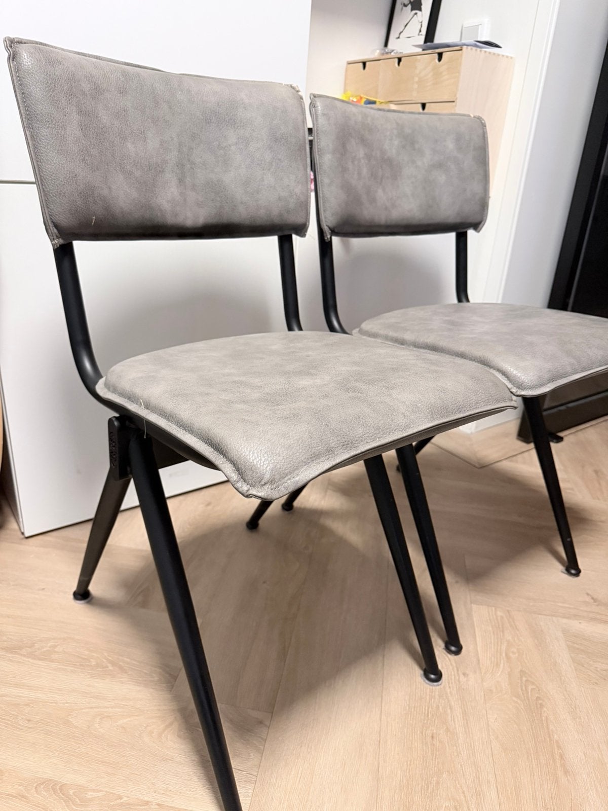 Gratis af te halen 2 stoeltjes Dutchbone, Huis en Inrichting, Stoelen, Ophalen, Zo goed als nieuw, Leer, Eén