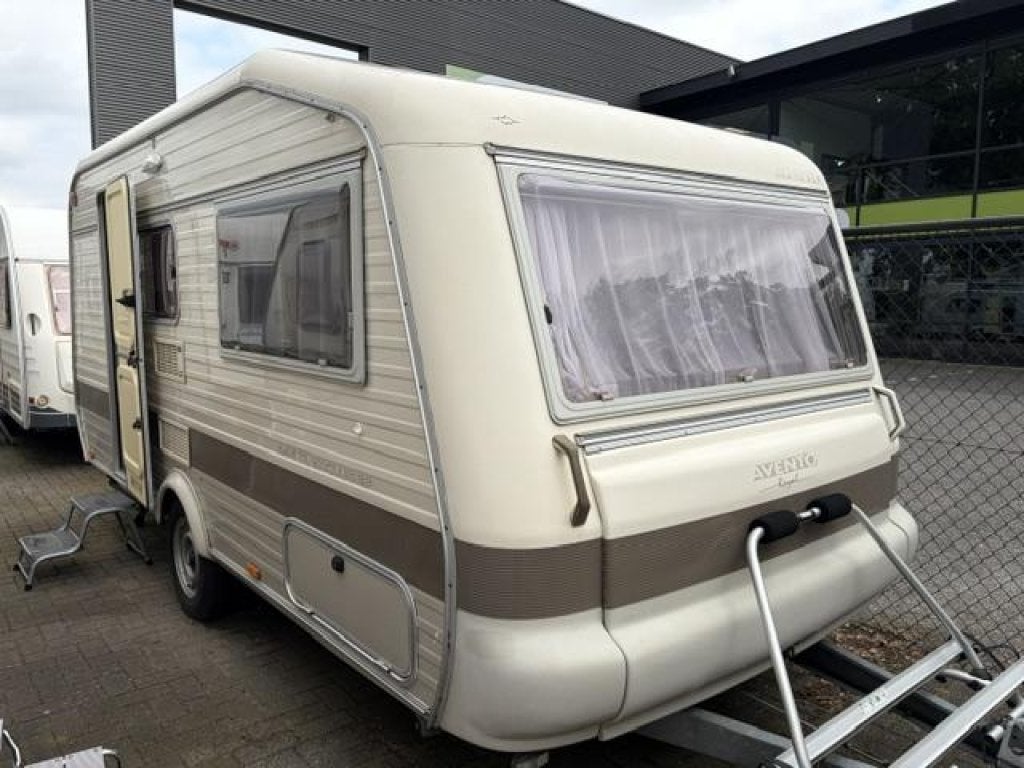 Avento Royal 445 TL EINDKEUKEN GROOTBED, Caravans en Kamperen, Caravans, Overige typen, Rondzit, Kachel, Bedrijf