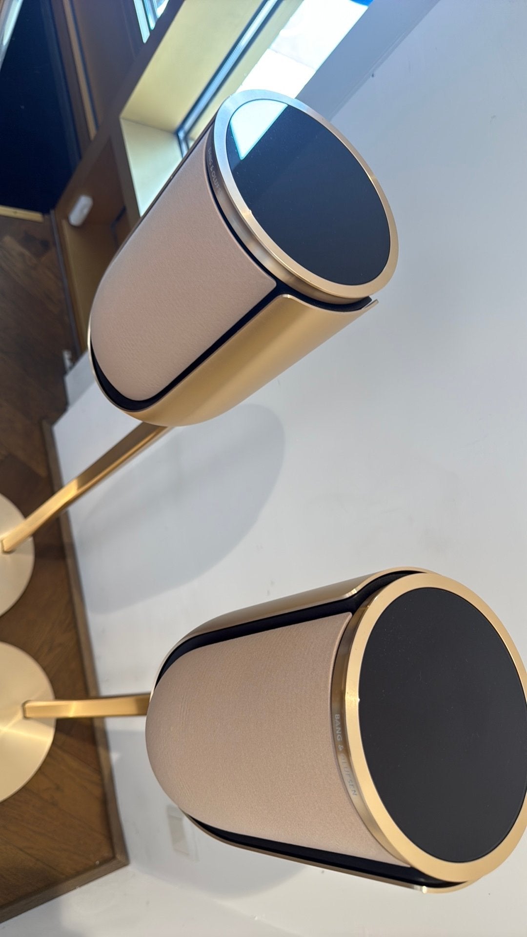 Bang & Olufsen BeoLab 8 Gold tone warm taupe, Overige merken, Bang & Olufsen, Info@bang-olufsen.dk, Ophalen of Verzenden