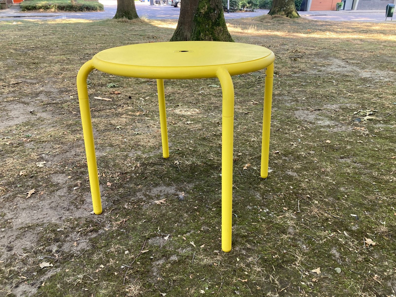 Fatboy Tony bistreau tafel / tuintafel, Ophalen, Zo goed als nieuw, Rond, Kunststof