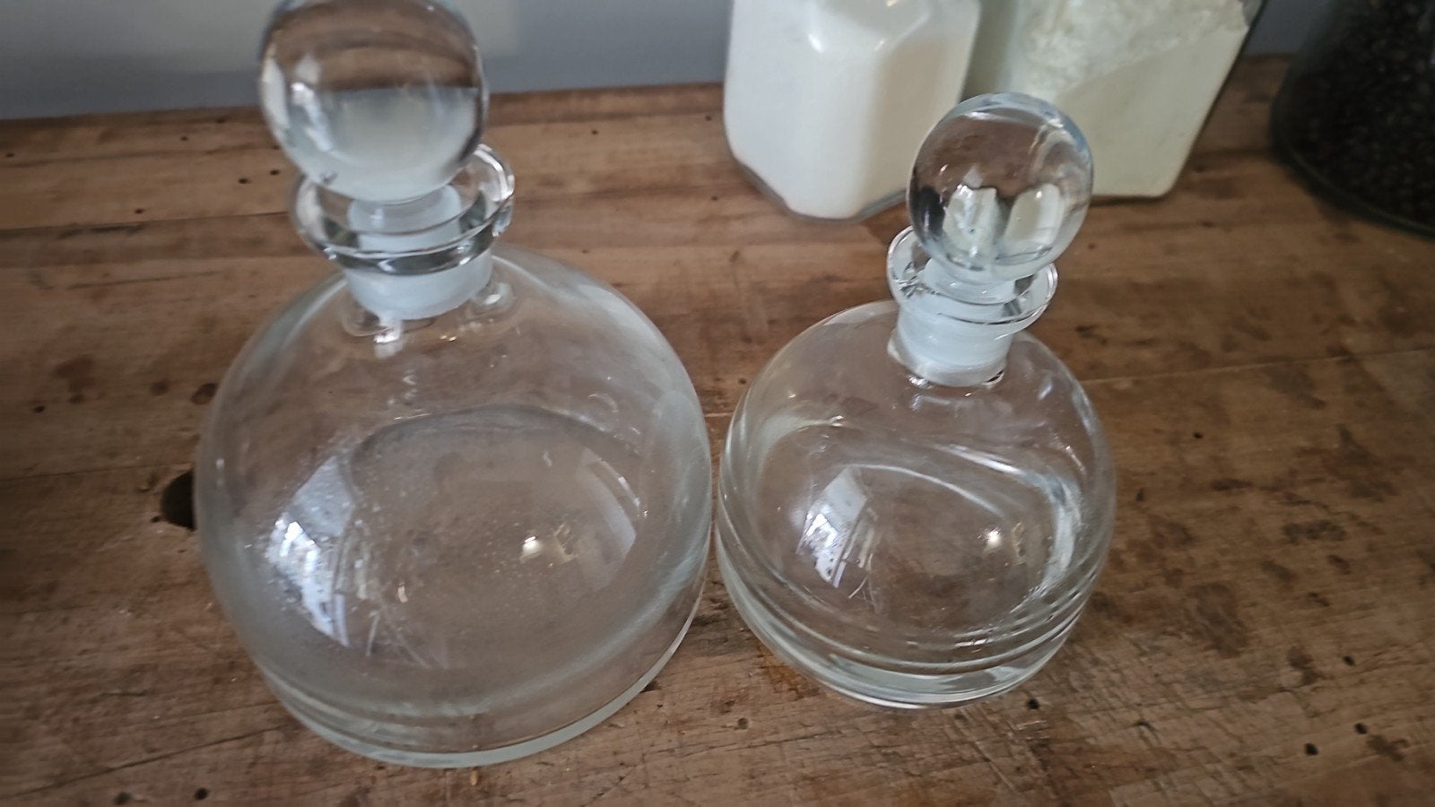 Set van 2 handgeblazen glazen karaffen, Ophalen