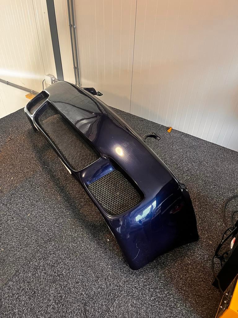R32 voorbumper donkerblauw, Auto-onderdelen, Carrosserie en Plaatwerk, Bumper, Volkswagen, Voor, Gebruikt, Ophalen