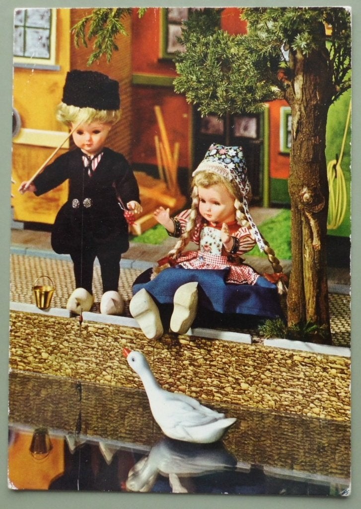 Dovina klederdracht poppen 12, Ophalen of Verzenden, 1960 tot 1980, Gelopen, Klederdracht