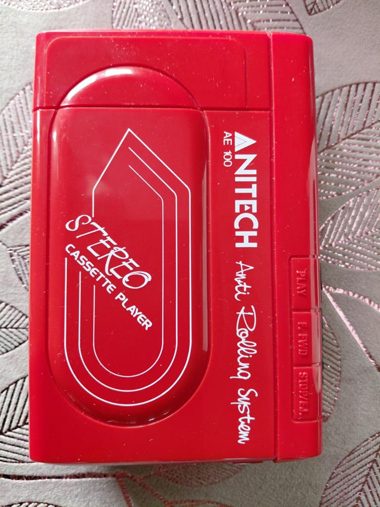 Anitech AE-100 Stereo Cassette Player Rood - Werkend, Ophalen of Verzenden, Walkman