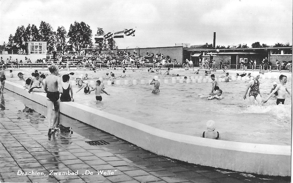 AK Drachten - Zwembad "De Welle", Verzenden, 1960 tot 1980, Gelopen, Friesland