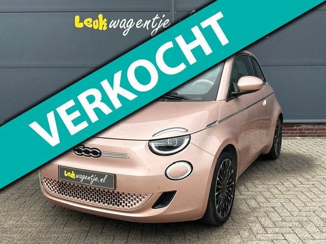 Fiat 500 e La Prima 42 kWh *schuifdak *carplay *ad. cruise, Gebruikt, 118 pk, Overige kleuren, 4 stoelen