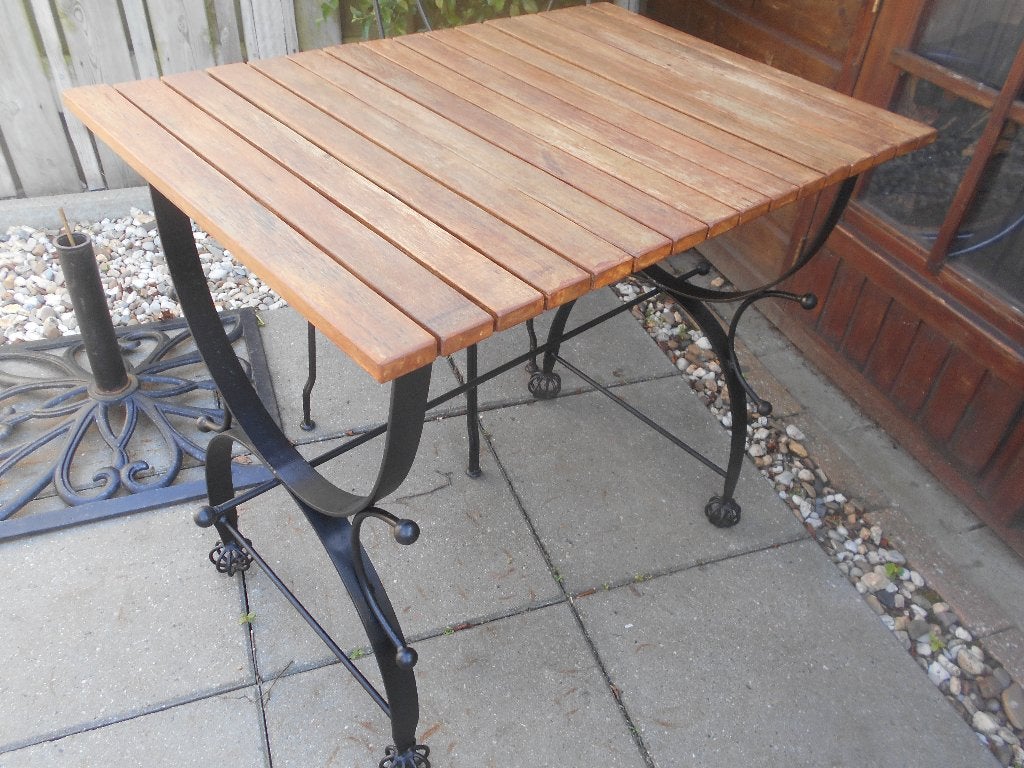 leuke tuin/balkontafel smeedijzer+teakhout 86x59cm, Ophalen, Gebruikt, Rechthoekig, Metaal