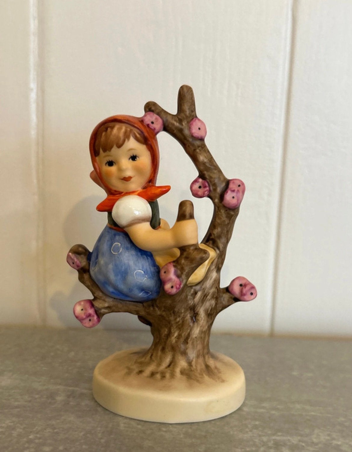 Hummel Goebel 741 3/0   Frühling, Apple tree girl, Ophalen of Verzenden, Gebruikt, Hummel