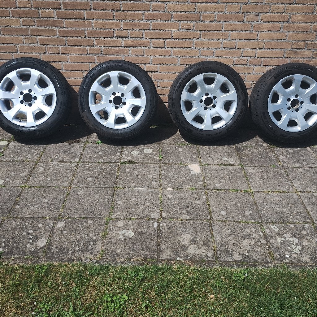 Mercedes w203 banden met velgen, Auto-onderdelen, Banden en Velgen, Ophalen, Gebruikt, 16 inch, 205 mm