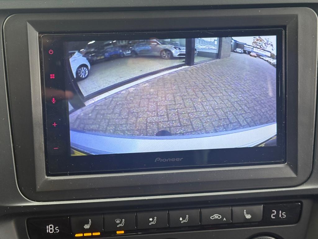 Volkswagen Jetta 1.2 TSI 105pk CAMERA | NAVI | CARPLAY | PDC, Voorwielaandrijving, Stof, Gebruikt, 4 cilinders