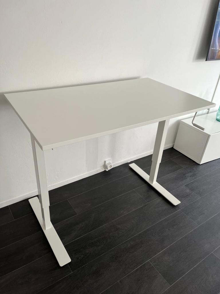 IKEA Trotten Zit-sta bureau 120x70, Huis en Inrichting, Bureaus, Ophalen, Zit-sta bureau, In hoogte verstelbaar, Zo goed als nieuw