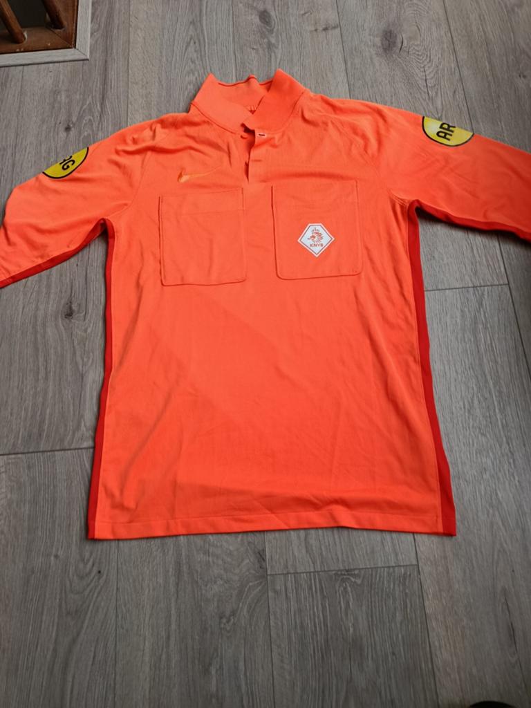Nike KNVB Scheidsrechtersshirt Oranje Maat M, Kleding | Heren, Sportkleding, Zo goed als nieuw, Voetbal, Maat 48/50 (M), Oranje