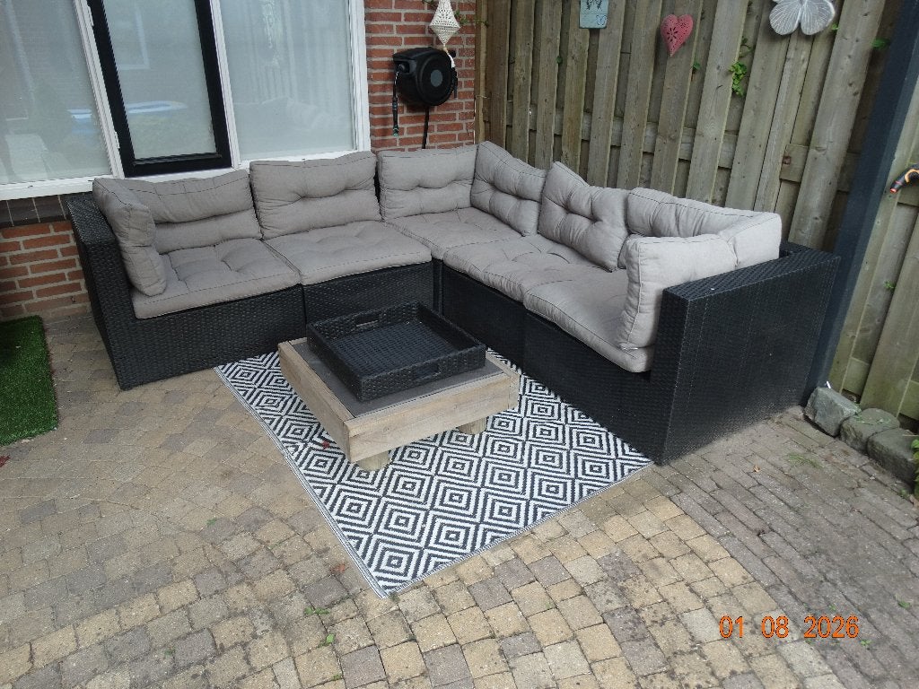 Loungeset (240x240) Zwart met grijze schutters, Ophalen, 5 zitplaatsen, Kunststof, Gebruikt