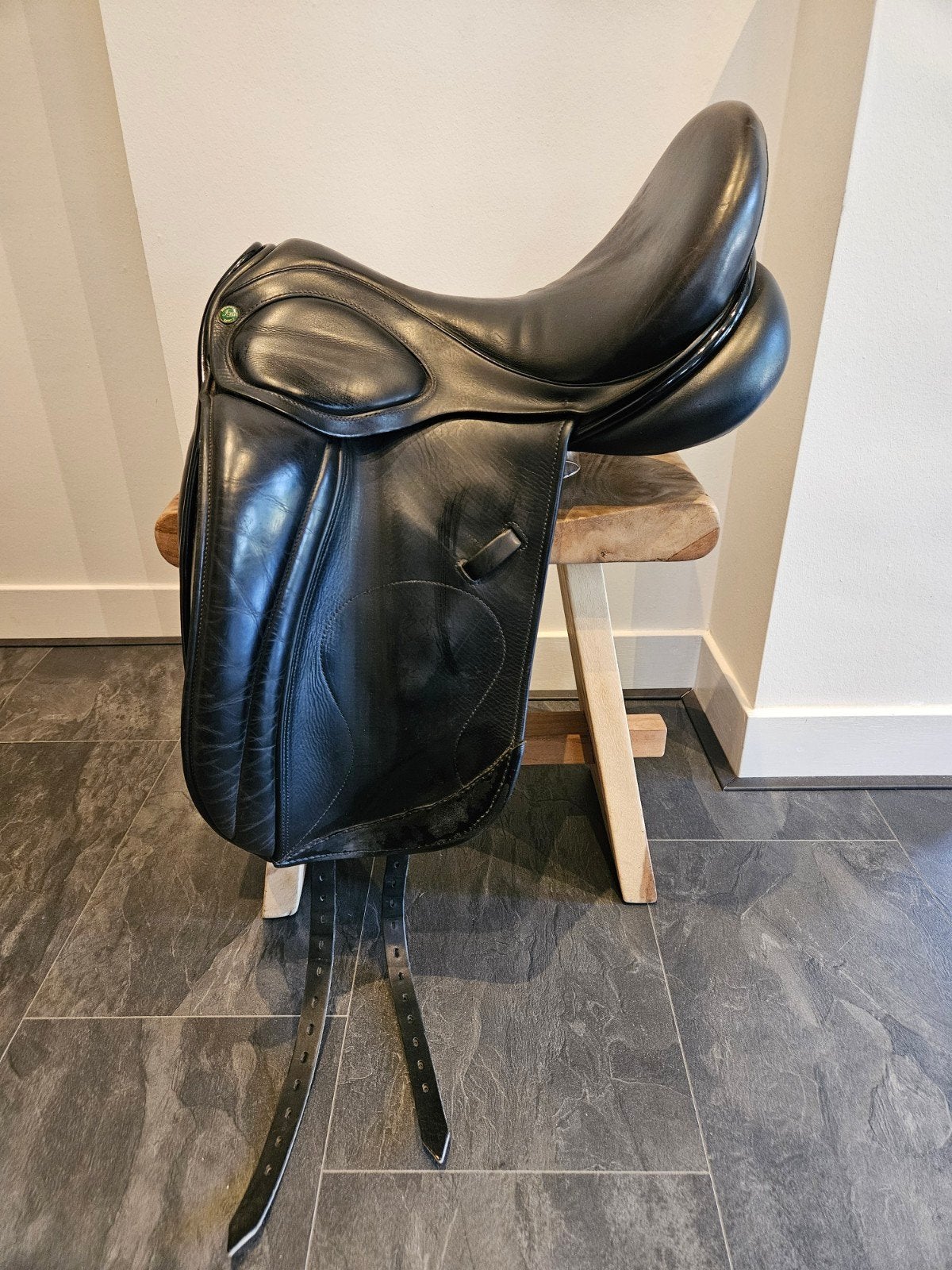Mooi Hulsebos Balance dressuurzadel 17,5 inch te koop!, Dieren en Toebehoren, L (17.5 inch), Gebruikt, Dressuur, Wijd
