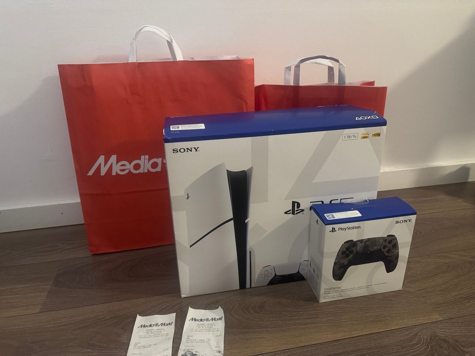 Sony PlayStation 5 Disc slim Edition met extra controller, 2 spelers, Ophalen, Zo goed als nieuw, Eén computer