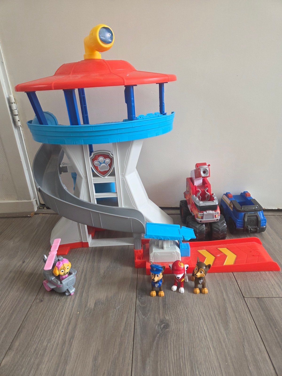 Paw Patrol Uitkijktoren met voertuigen en figuren, Ophalen, Gebruikt, Jongen of Meisje