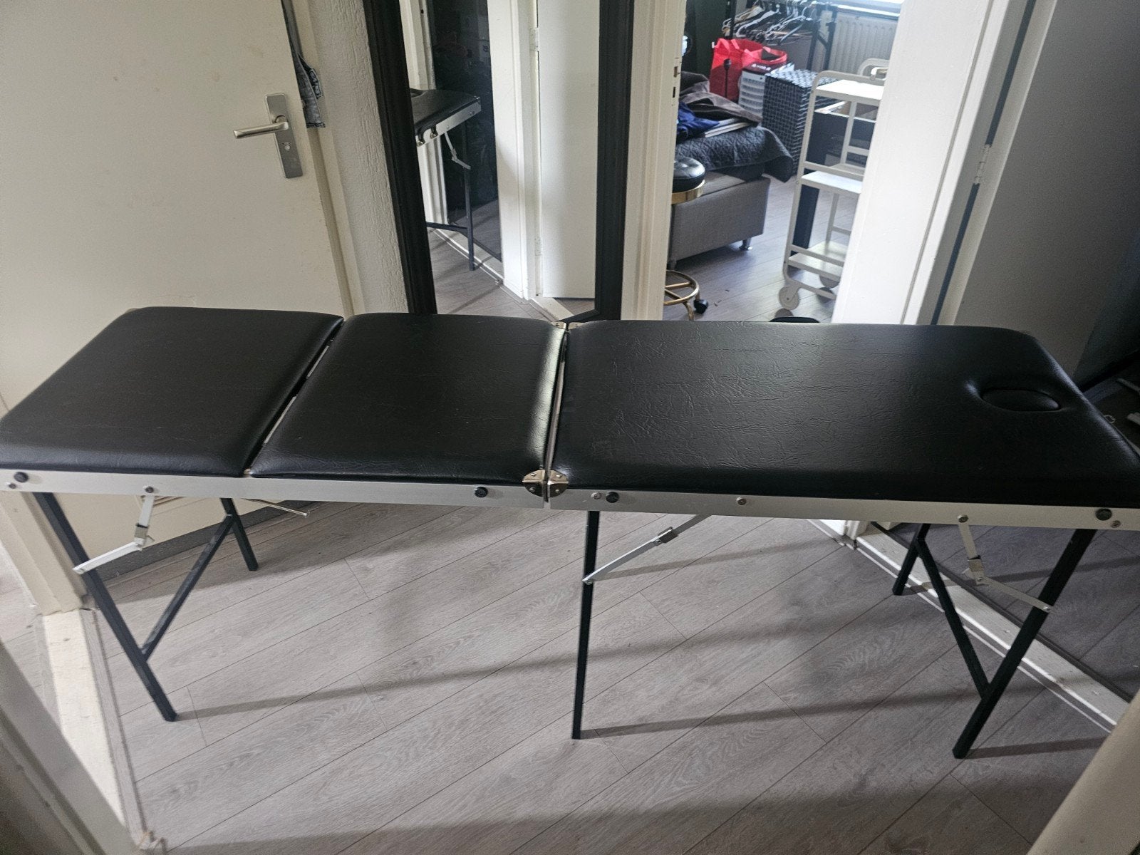 Draagbare opvouwbare massagetafel van echte leer, Sport en Fitness, Massageproducten, Gebruikt, Massagetafel, Ophalen of Verzenden