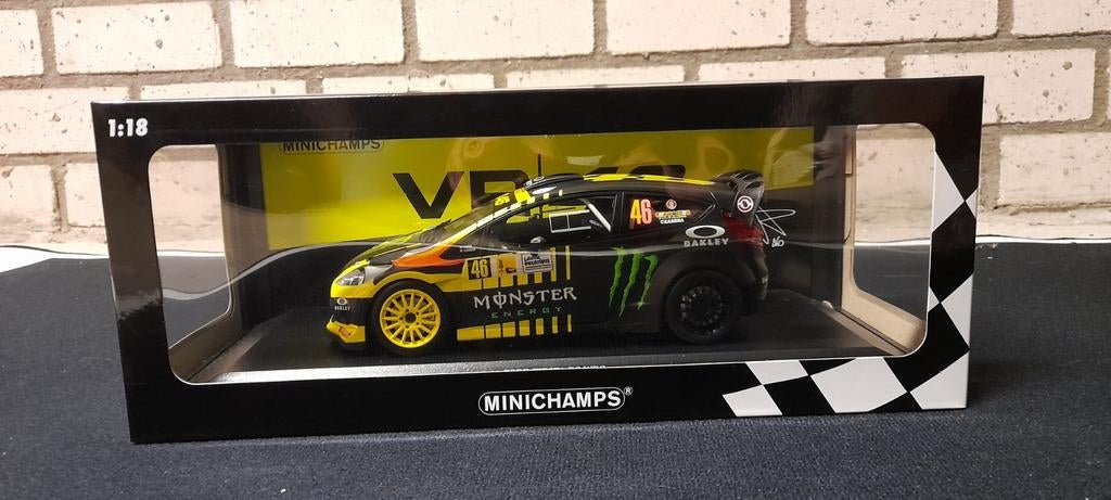 Minichamps 1/18 valentino rossi, Hobby en Vrije tijd, Modelauto's | 1:5 tot 1:12, Ophalen of Verzenden, Zo goed als nieuw, Motor