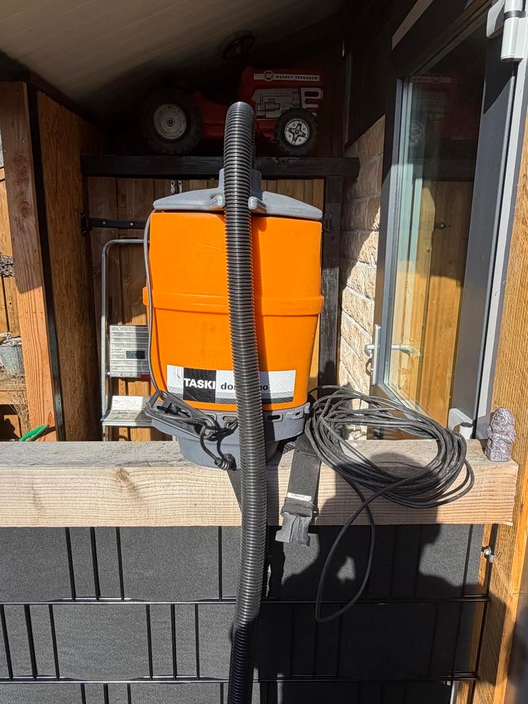2x Taski dorsalino rug stofzuiger, Ophalen of Verzenden, Gebruikt, Stofzak, Minder dan 1200 watt