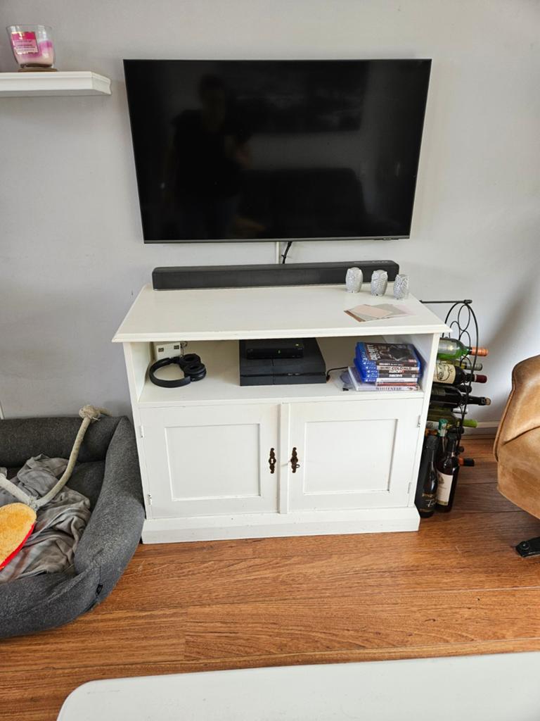 Witte TV-kast met opbergruimte, Gebruikt, 100 tot 150 cm, Ophalen of Verzenden, Minder dan 100 cm