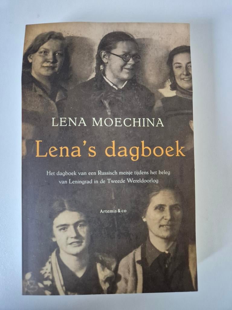 Lena Moechina - Lena's dagboek, Ophalen of Verzenden, Zo goed als nieuw, Lena Moechina