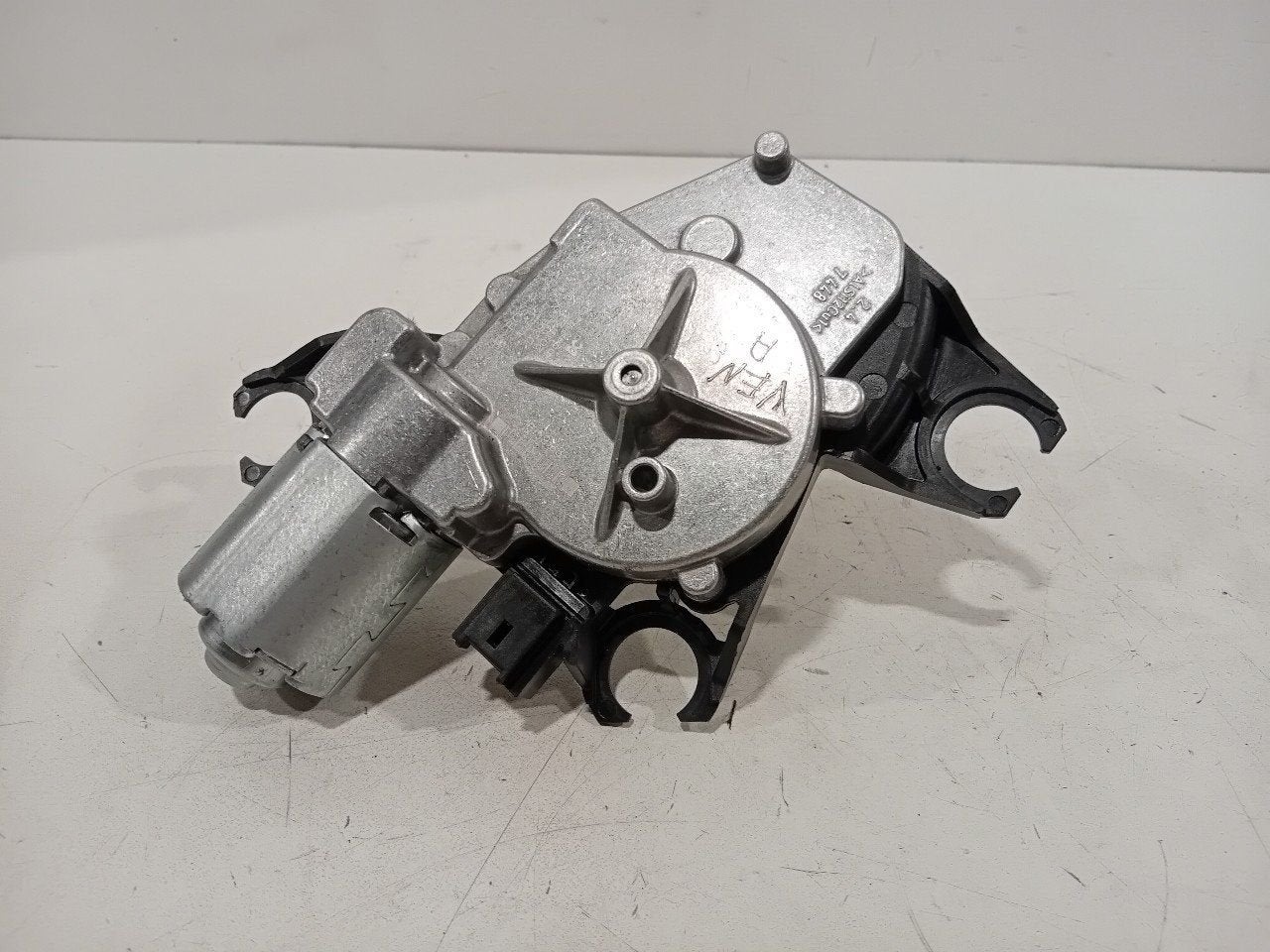 Ruitenwissermotor achter Renault Clio, Auto-onderdelen, Onderdelen@venauto.nl, Van der Ven Autorecycling B.V., Gebruikt, Ettenseweg 76, 4706 PB Roosendaal, The Netherlands