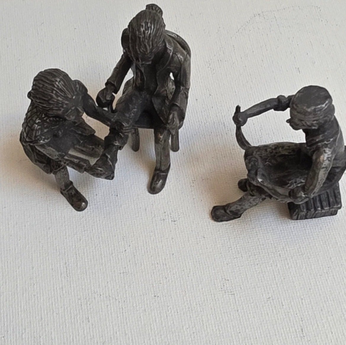 Tinnen ambachtslieden: schoenmaker en andere figuren, Verzenden