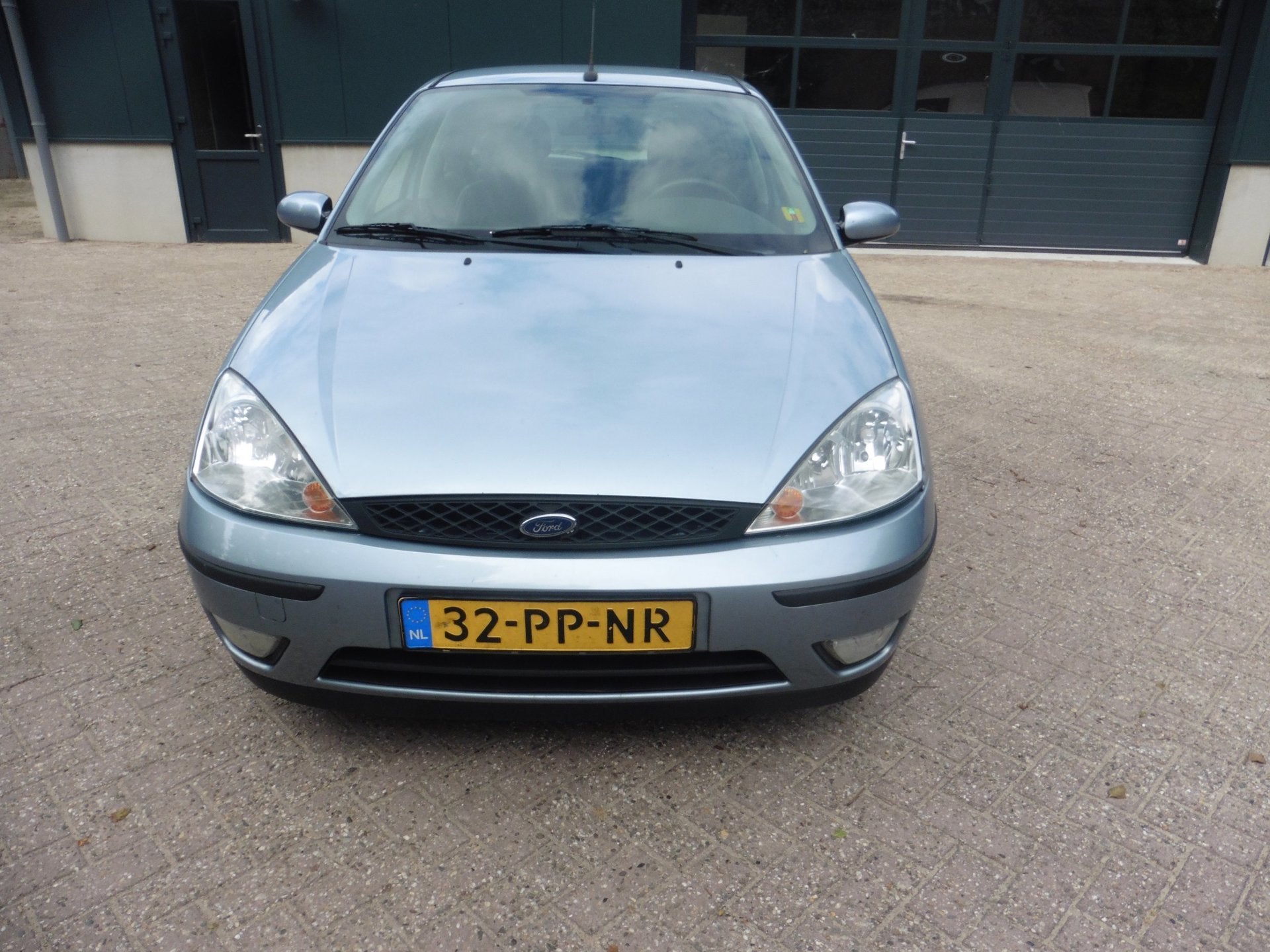 Ford Focus 1.6-16V Futura, 1596 cc, Gebruikt, Zwart, 4 cilinders