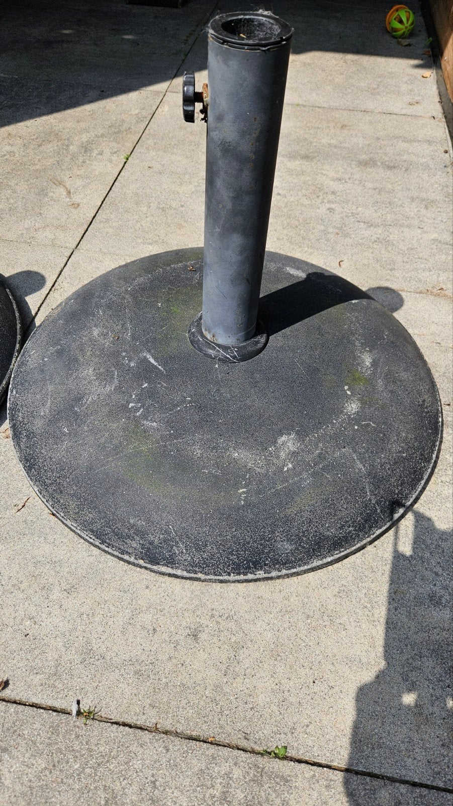 2 stevig en  Degelijke betonnen parasol voeten te koop aange, Ophalen, Gebruikt, Minder dan 1 meter, Parasolvoet