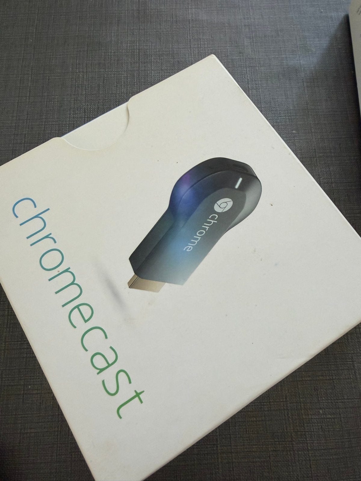 Google Chromecast (1e generatie) - Stream media naar je tv, Ophalen of Verzenden, Zo goed als nieuw, HDMI, Zonder harde schijf