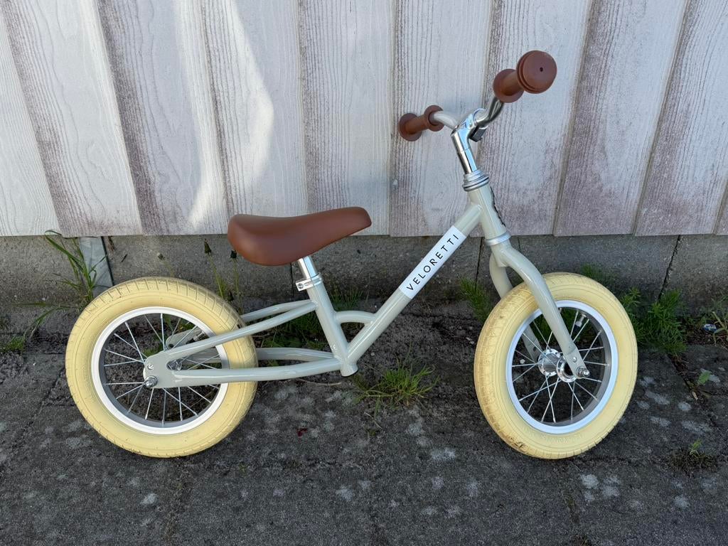 Nieuwstaat Veloretti Mini Pebble Grey Loopfiets Kinderfiets, Ophalen, Zo goed als nieuw, Loopfiets