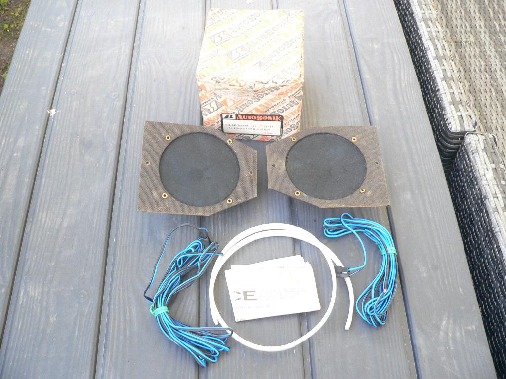 SPEAKERSET FORD CAPRI MK2 ACHTER AUTOSONIC NOS, Auto diversen, Ophalen