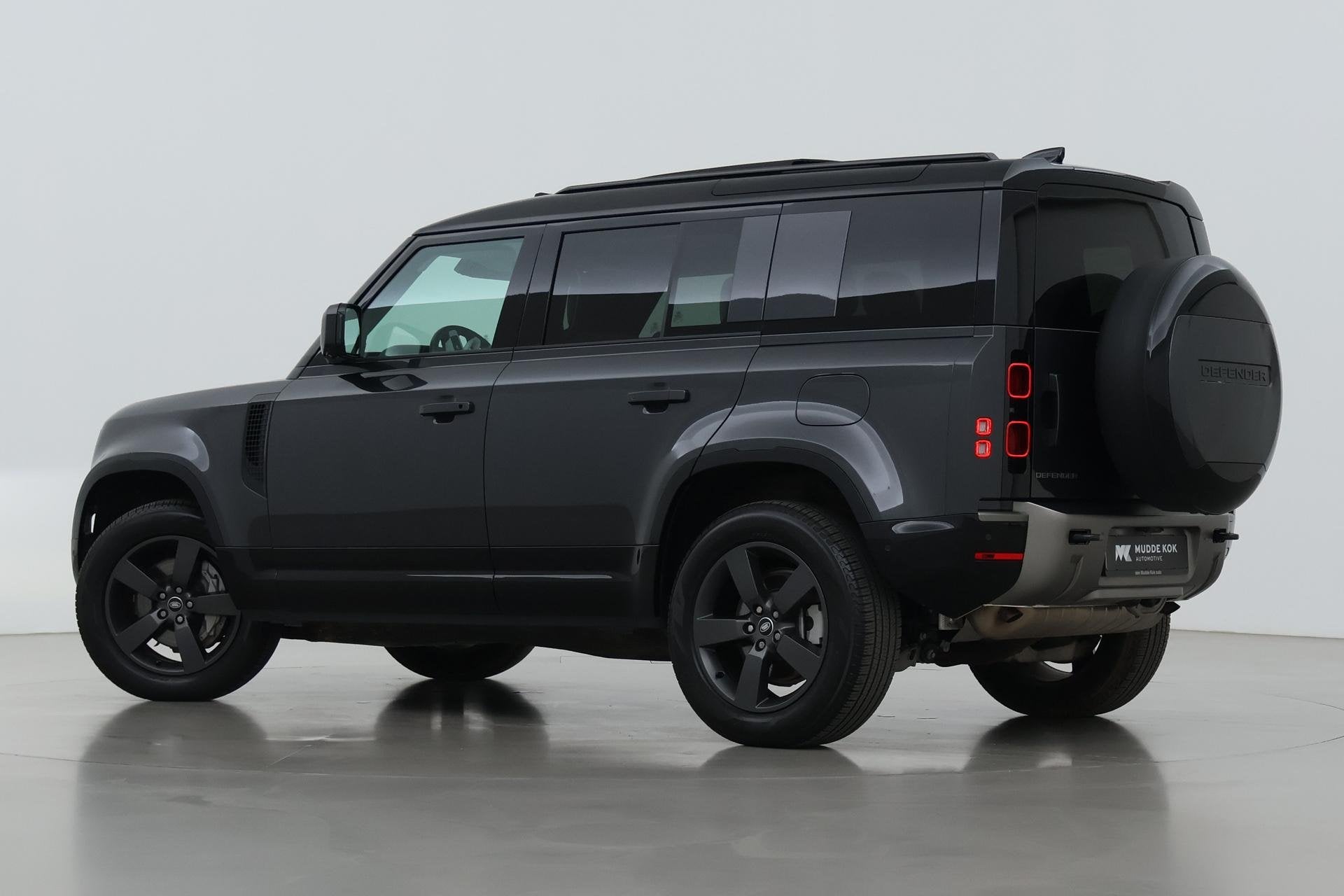 Land Rover Defender P300e 110 X-Dynamic SE | Panoramadak | C, Auto's, Automaat, Gebruikt, Euro 6, 4 cilinders