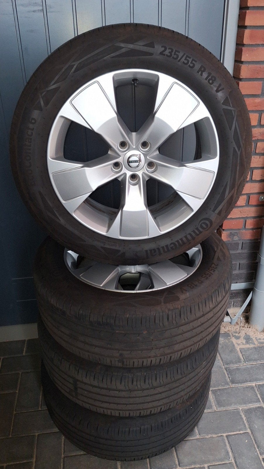 Originele Volvo XC40 velgen 18 inch Continental zomerbanden, Ophalen, 18 inch, Gebruikt, Banden en Velgen
