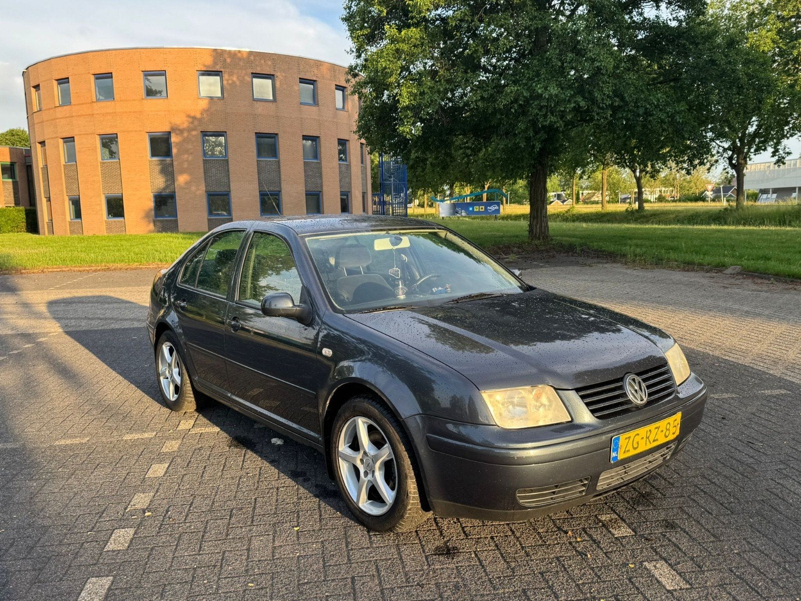 Volkswagen Bora 2.0 85KW 1999 Blauw, Stof, Bora, 4 cilinders, 1984 cc