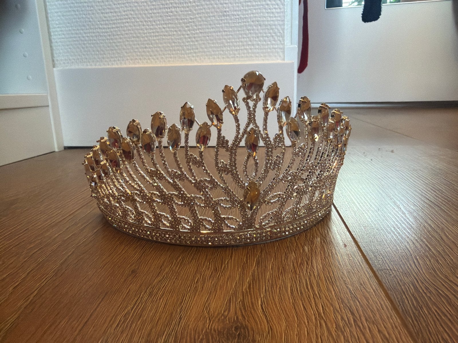 Mooie zilveren kroon met steentjes voor bruidjes, Ophalen of Verzenden, Nieuw, Zilver, Accessoires