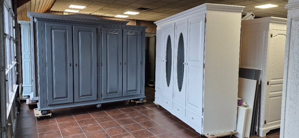Verschillende brocante houten slaapkamerkasten, kledingkast, Ophalen