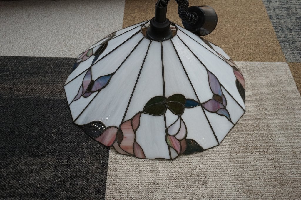 Vintage Tiffany Hanglamp – Bloemenmotief – Ø 50 cm, Ophalen, Zo goed als nieuw, Glas, Tiffany