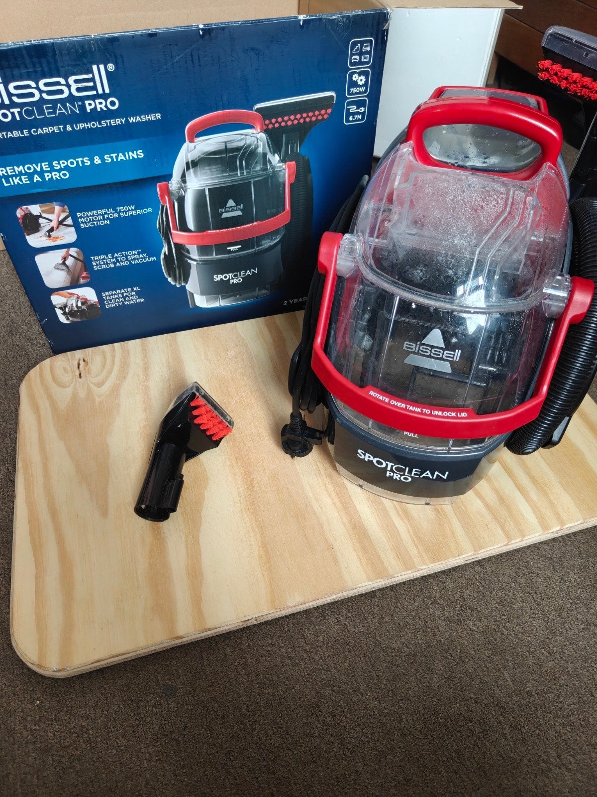 Te huur, Bissel spot clean pro bank stoel tapijt reiniger, Ophalen of Verzenden, Zo goed als nieuw, Waterstofzuiger