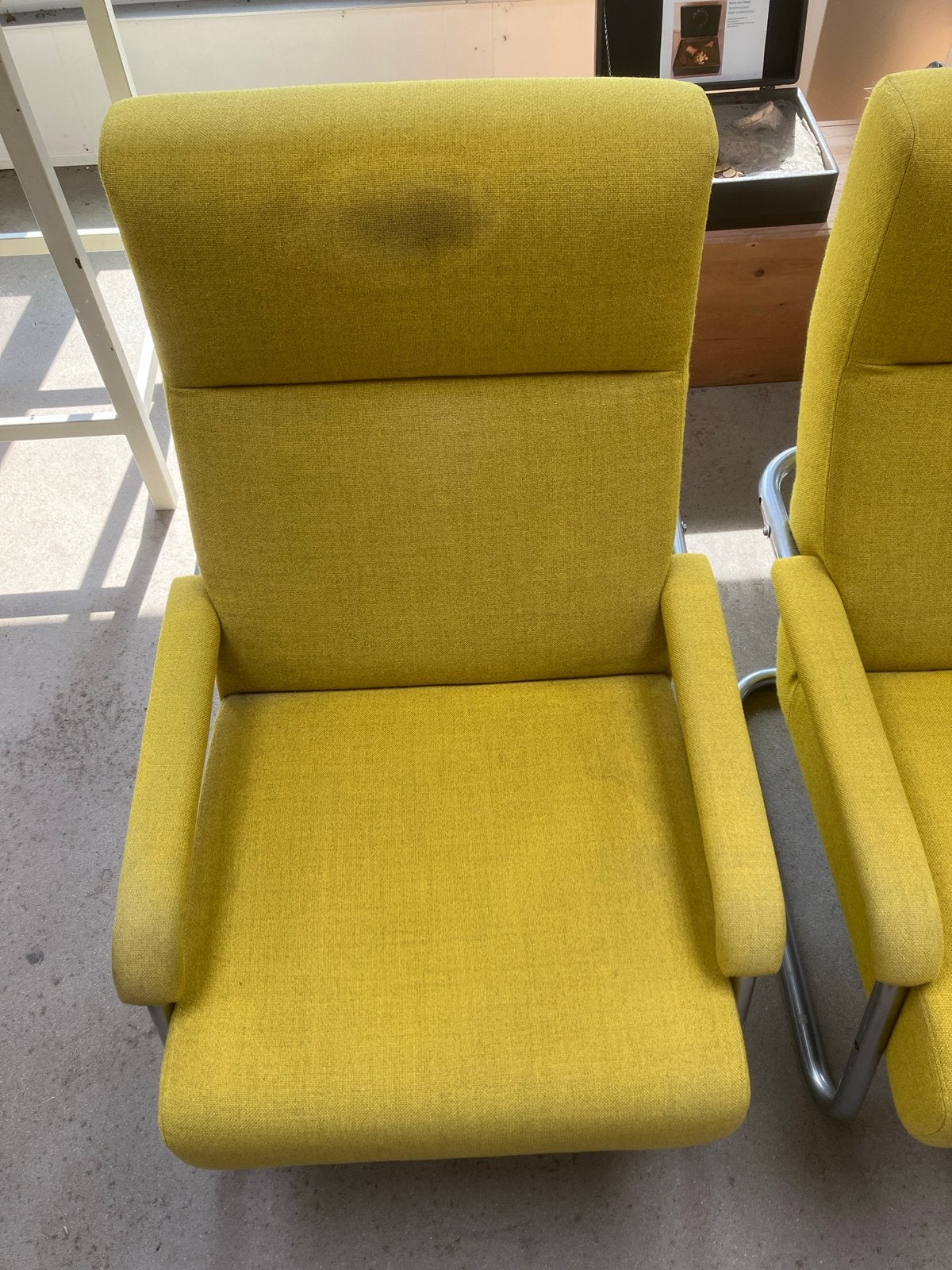 Set van 2 gele stoelen ,ploegstoffenmet chromen frame, Ophalen, Gebruikt, Twee, Overige kleuren