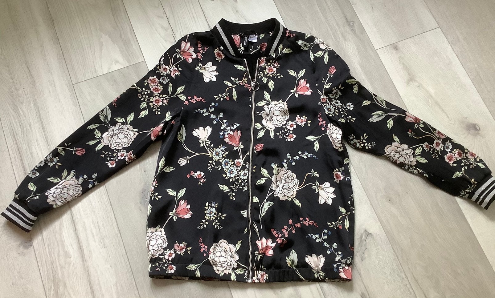 Nieuw blouse/jasje van Divided H&M - Maat 36, Ophalen of Verzenden, Nieuw, Maat 36 (S), Zwart