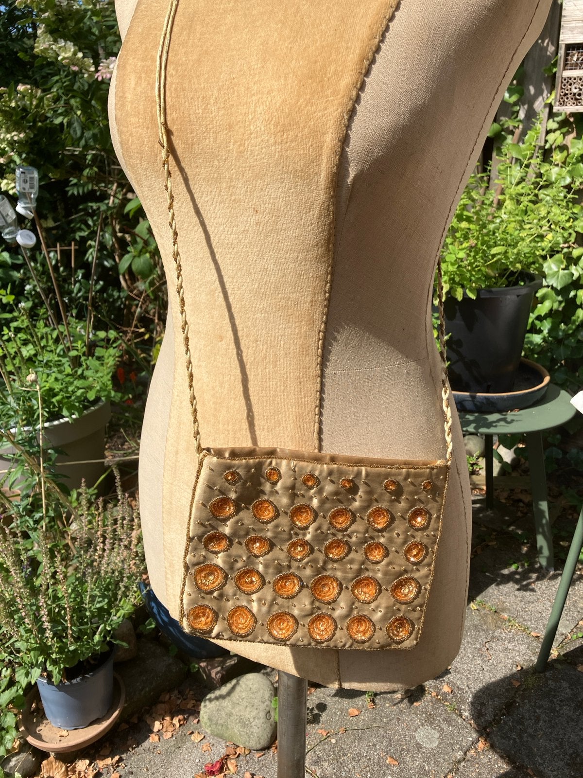 Gouden avondtasje met kralen en pailletten, Ophalen of Verzenden, Zo goed als nieuw, Overige kleuren, Avondtasje