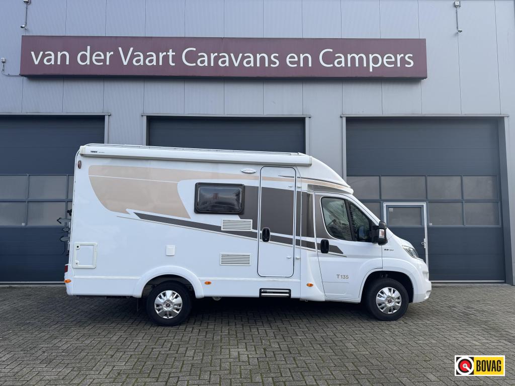 Carado T135 Totaal lengte 599 cm, Caravans en Kamperen, Campers, Standaard zit, Koelkast, Fiat, Tot en met 2