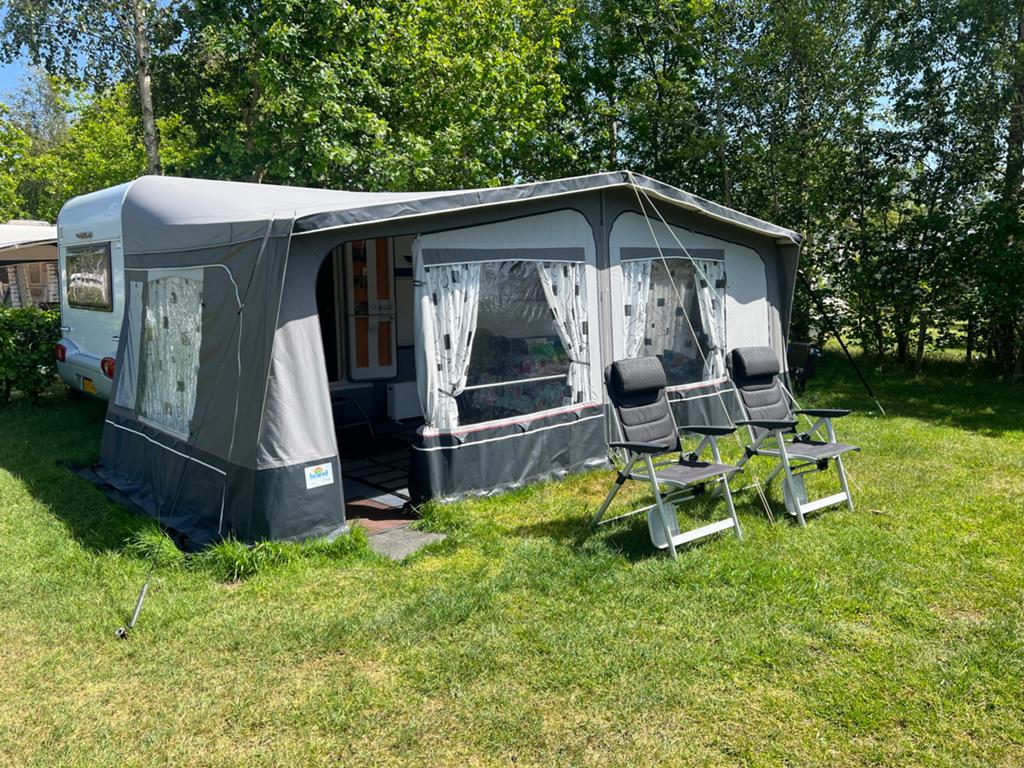 Wilk caravan S4 540 met grote Brand voortent, Caravans en Kamperen, Caravans, Rondzit, Particulier, Tot en met 4, 1000 - 1250 kg