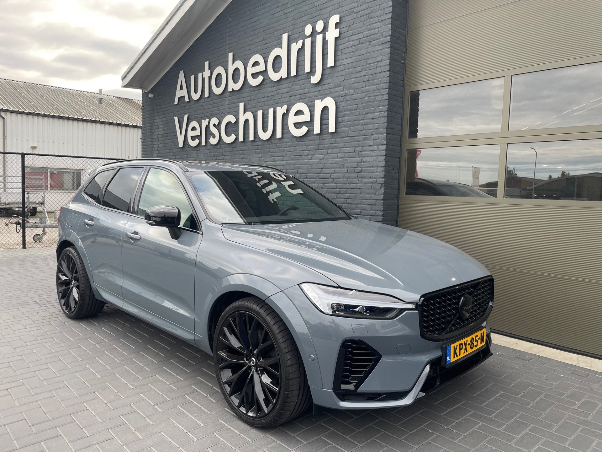 Volvo XC60 2.0 T6 Plug-in hybrid AWD Ultimate dark heico pan, Auto's, Automaat, Dealer onderhouden, Gebruikt, 4 cilinders
