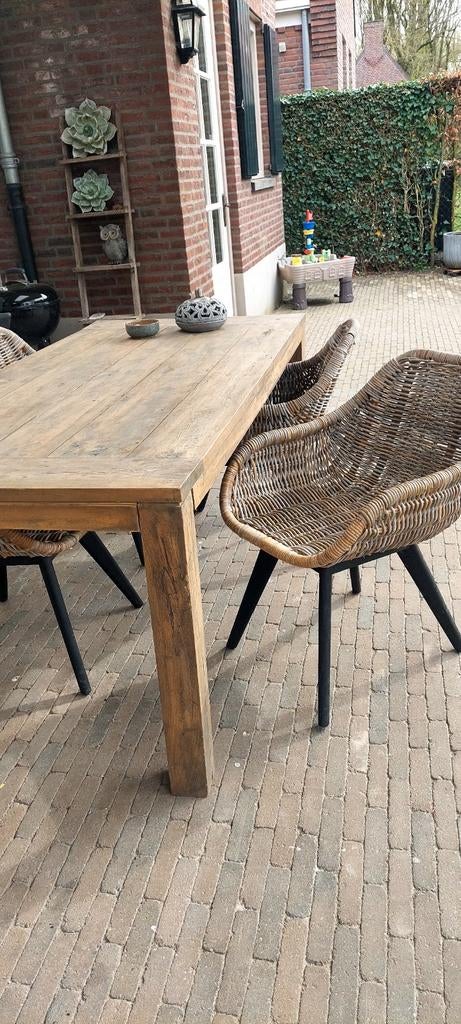 4stuks rotan stoelen, gratis of doe een leuk bod., Tuin en Terras, Tuintafels, Ophalen, Gebruikt, Rond