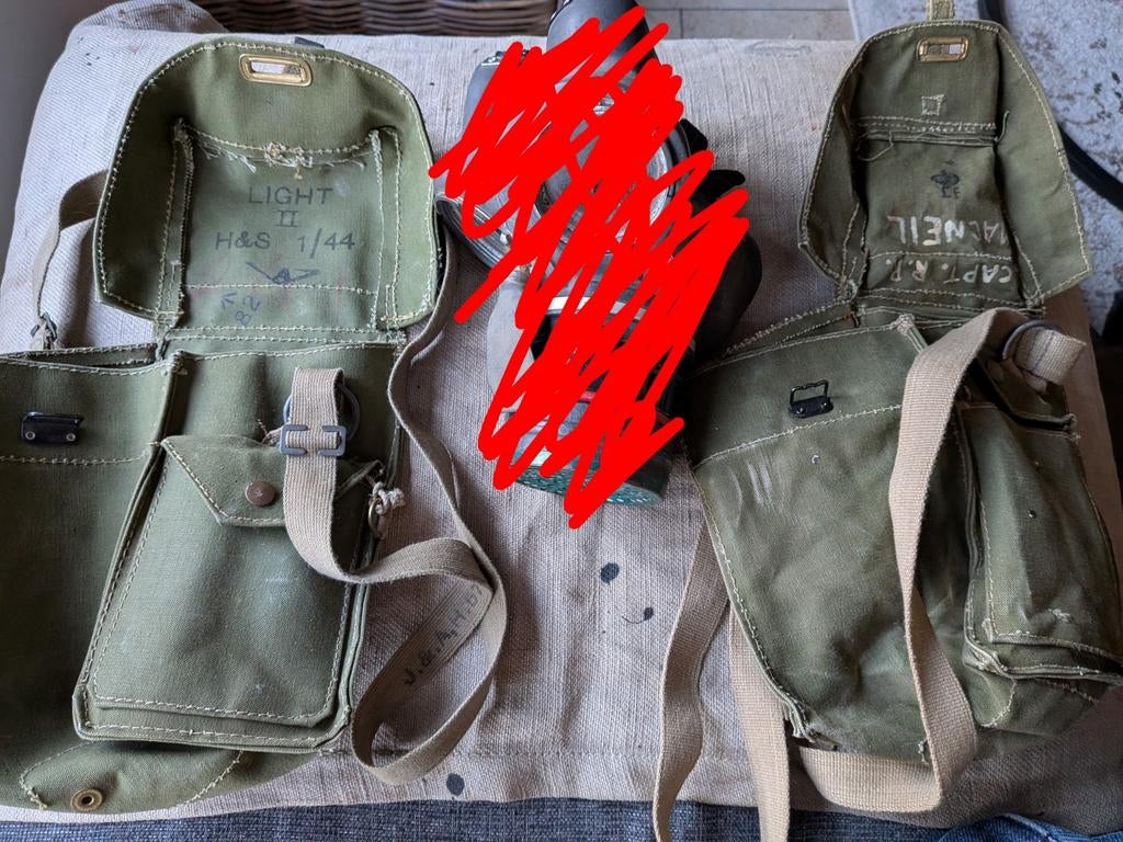 2 gasmasker tassen ww2, Ophalen of Verzenden