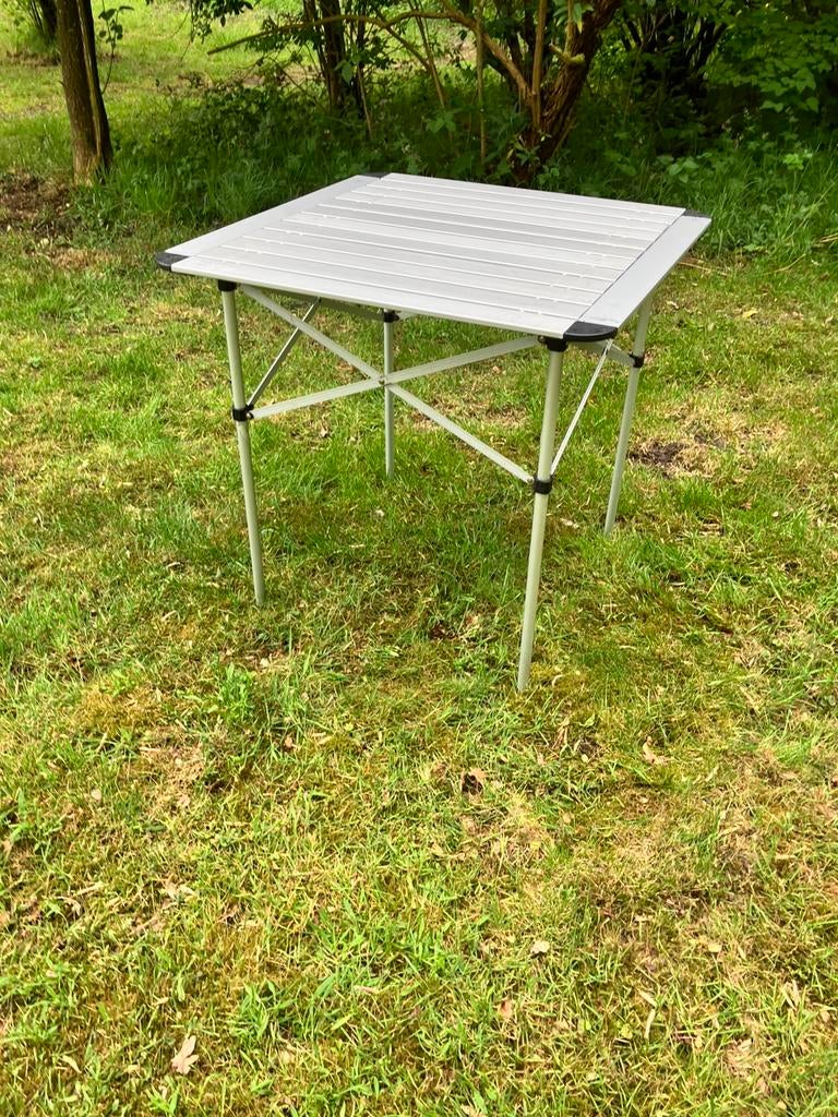 Nette campingtafel Gemert, Caravans en Kamperen, Ophalen, Zo goed als nieuw, Campingtafel