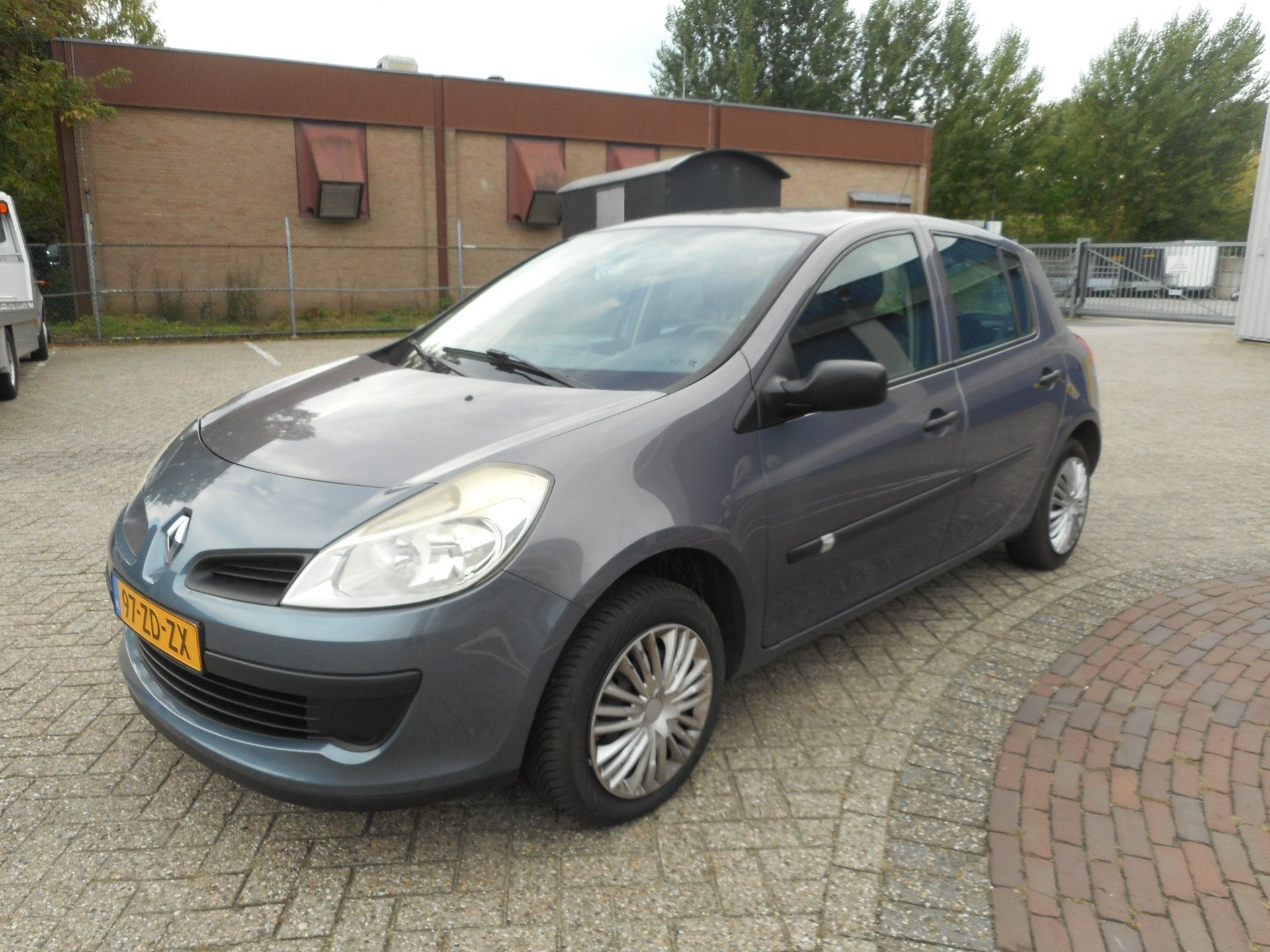 Renault Clio 1.2-16V Business Line, Auto's, Voorwielaandrijving, 535 kg, Gebruikt, 4 cilinders